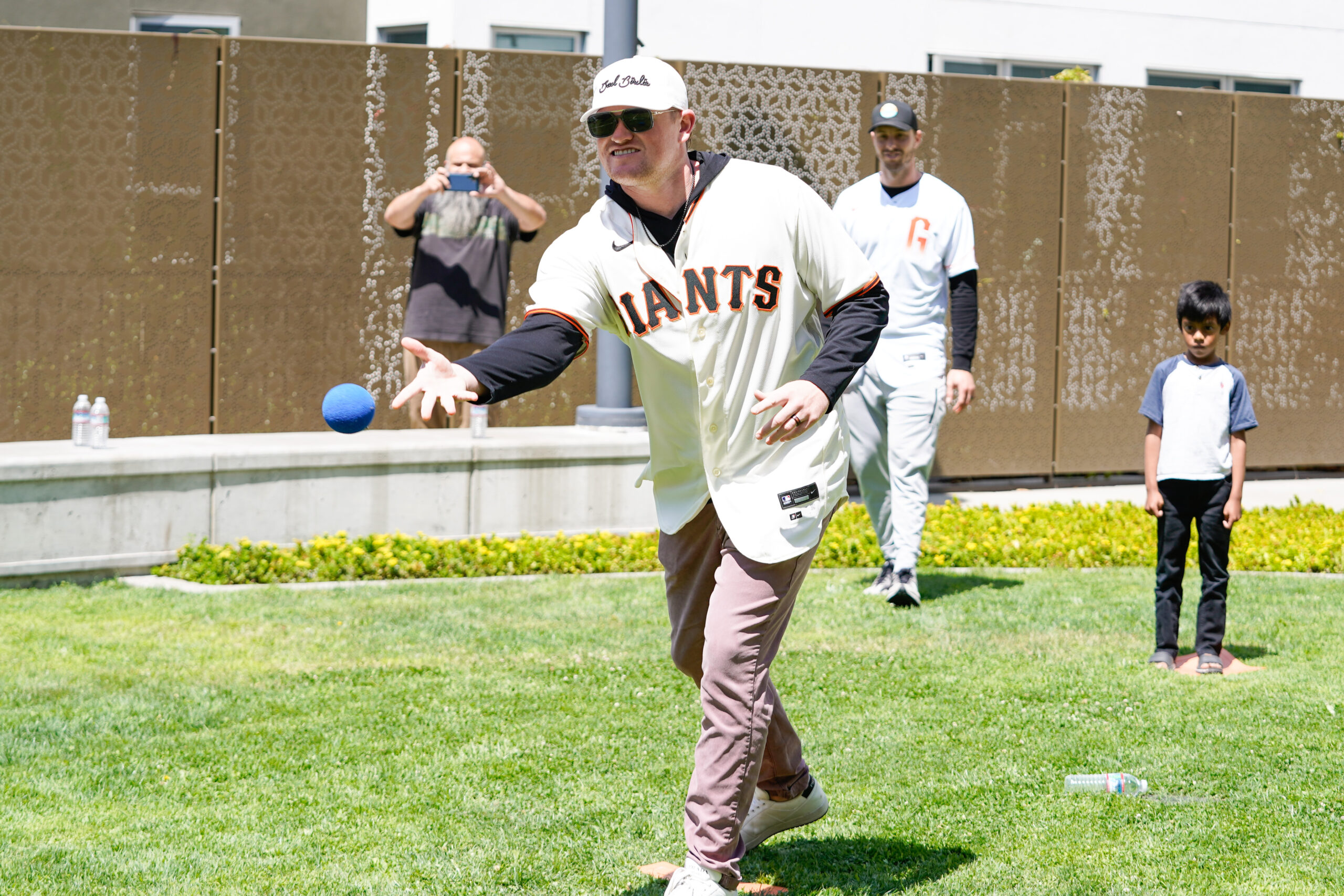 player pitching