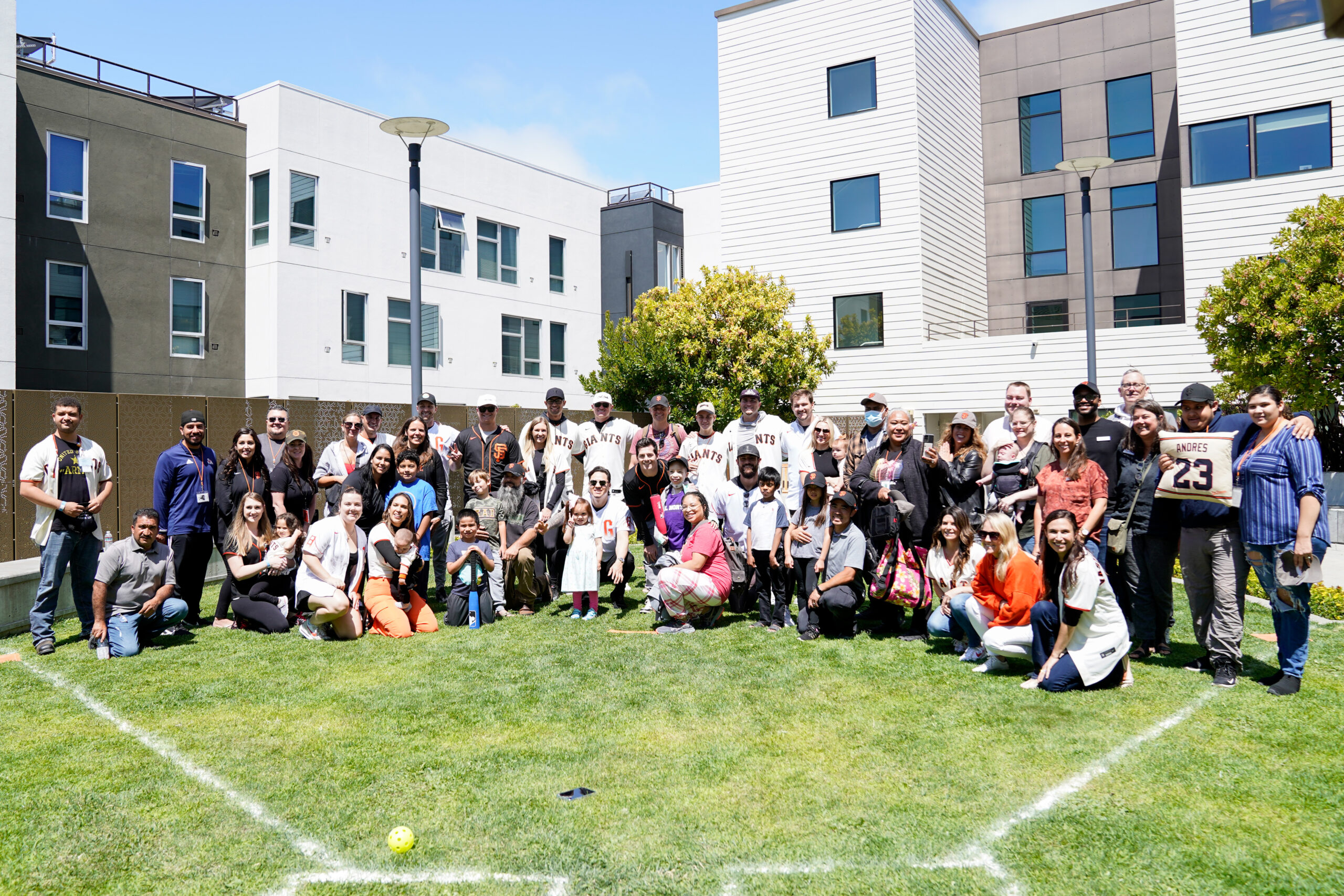 giants visit group photo