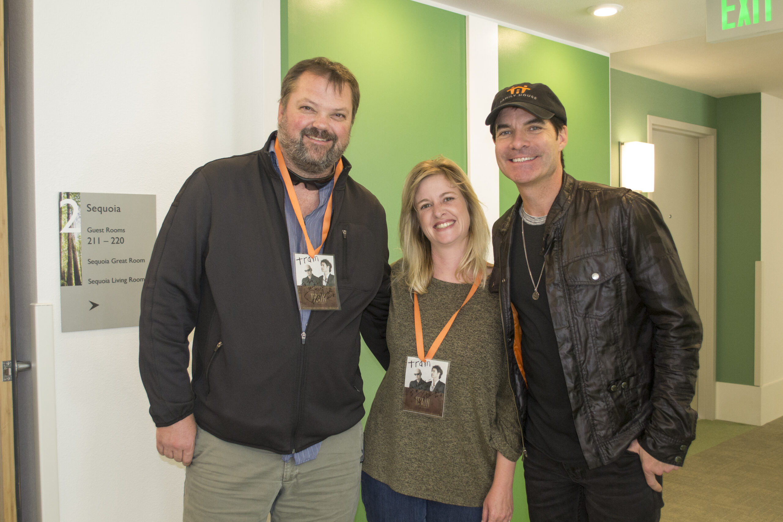 Pat Monahan with a smiling fans