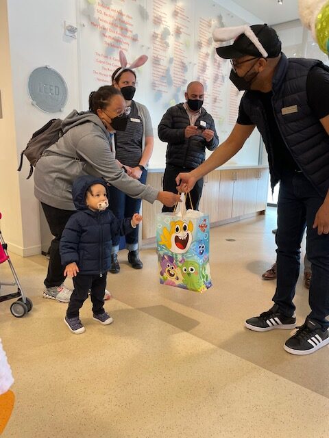 family getting present