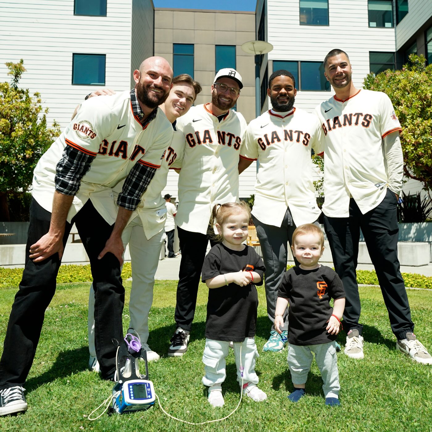 giants players with babies