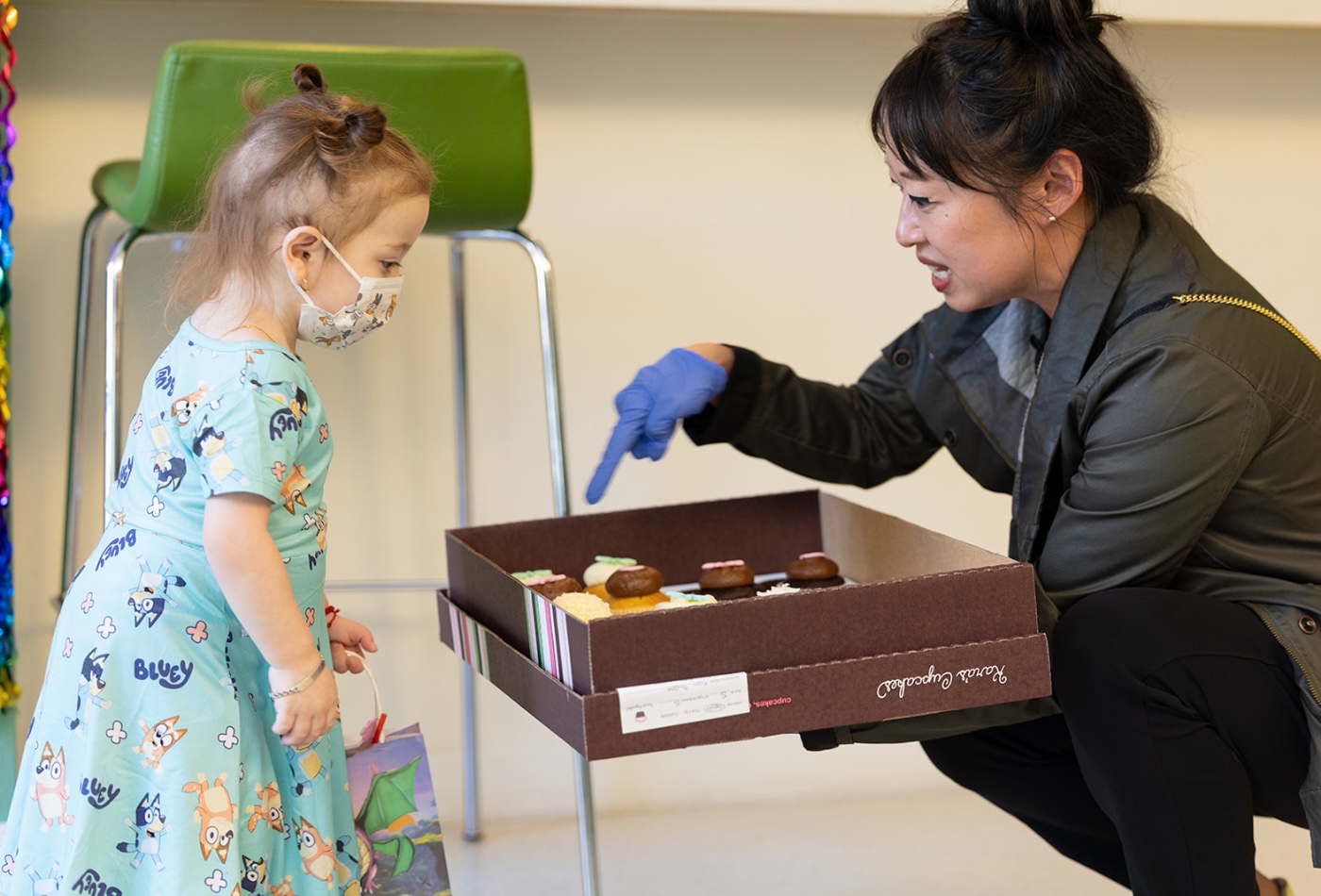 toddler and cupcake